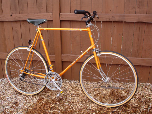 Schwinn Le Tour III - side view