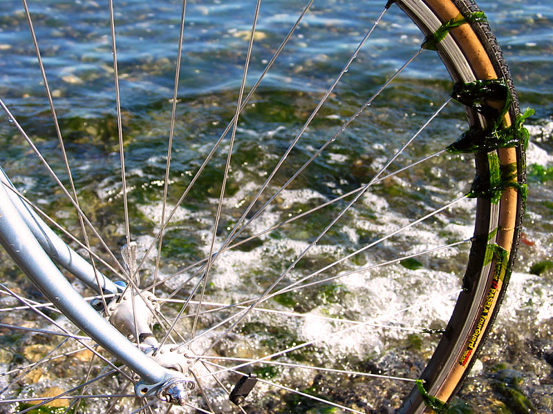 Bridgestone 400 - Front wheel salad