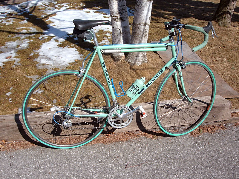 Bianchi Vittoria - drive side view