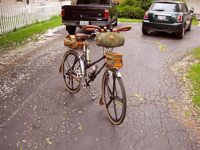 Specialized Crossroads "Bea" - front quarter view