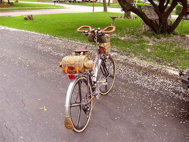 Specialized Crossroads "Bea" - rear angle view