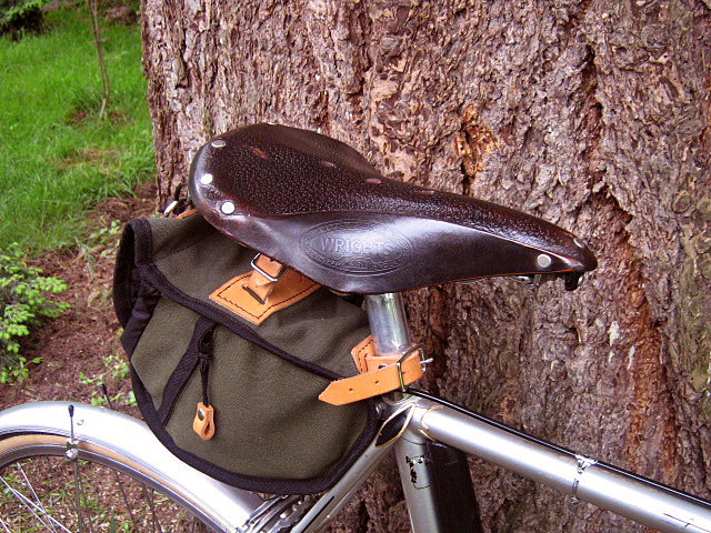 Motobecane Grand Record - saddle and bag detail