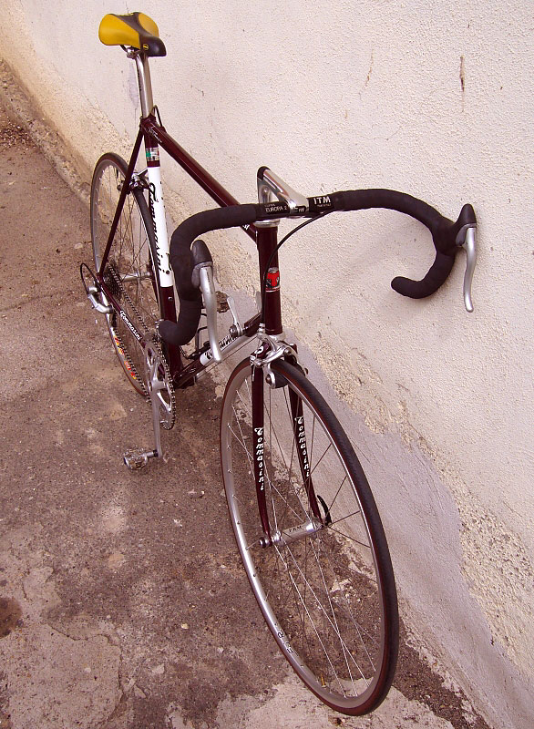 Tommasini Sintesi - front quarter view