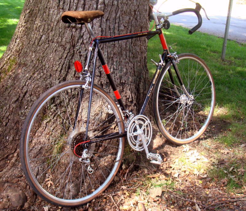 Motobecane Grand Jubilee - rear angle view