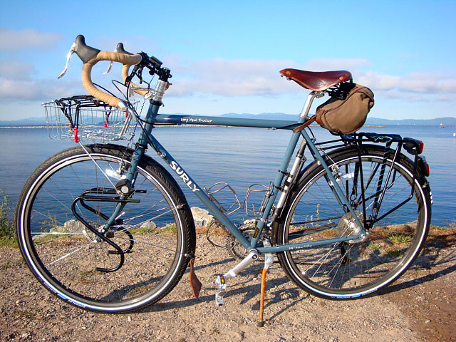 Surly Long Haul Trucker - sunrise at the lake