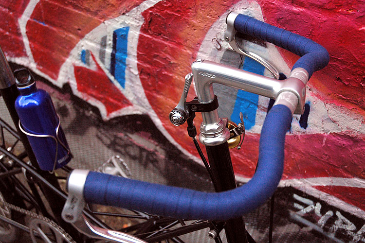 Moulton AM-2 - handlebar detail