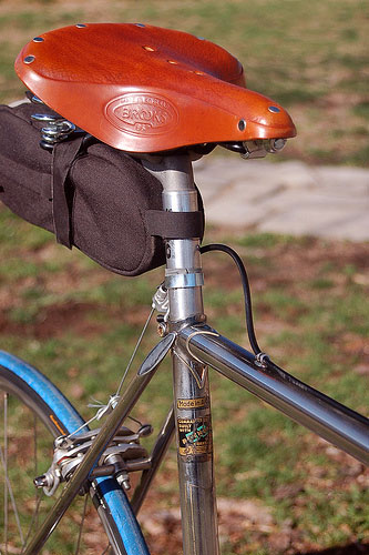 Austro Daimler Vent Noir - saddle detail