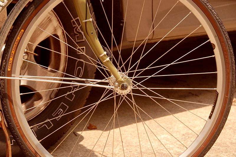 Surly Long Haul Trucker - front wheel detail