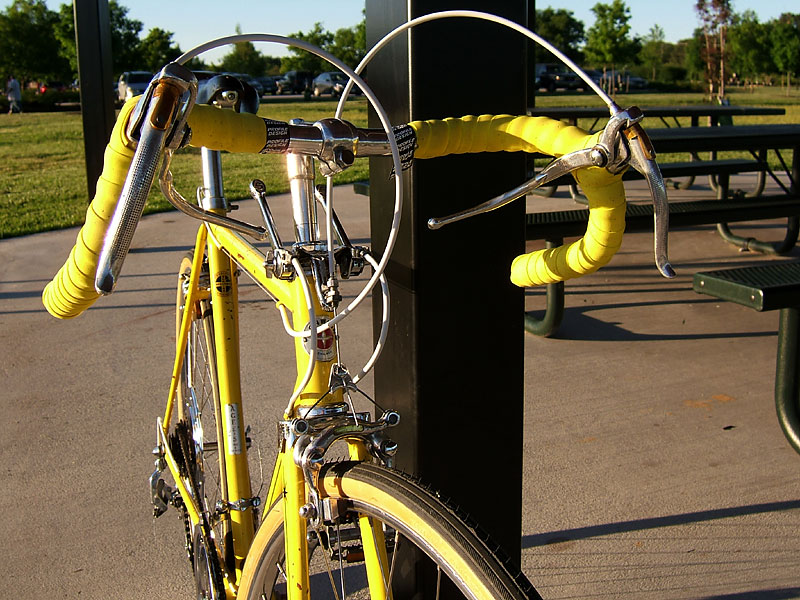 Schwinn Super Sport - front end detail