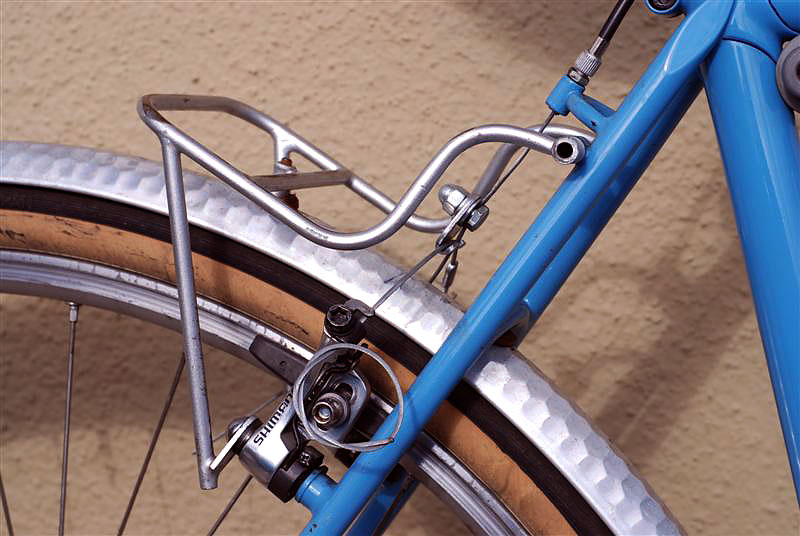Bilenky Rando Bike - saddle bag uplift detail