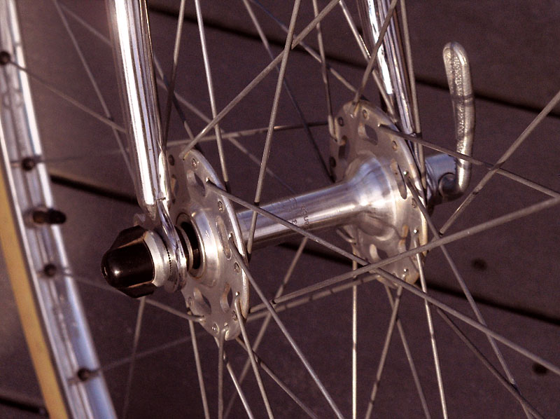 Motobecane Grand Touring - front hub detail