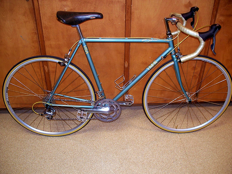 Trek 660 - side view