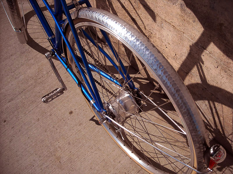 Miyata Ninety Mixte - fender and hub detail