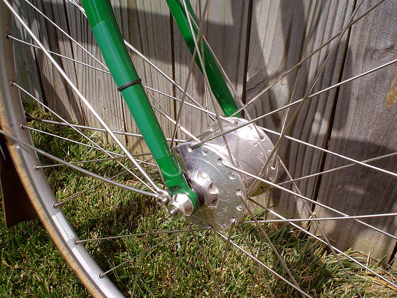 Kogswell Model P - Schmidt hub detail