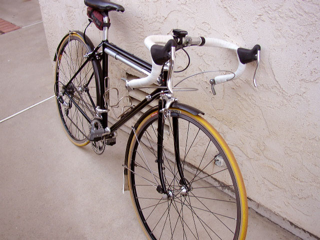 Specialized Sequoia - front quarter view