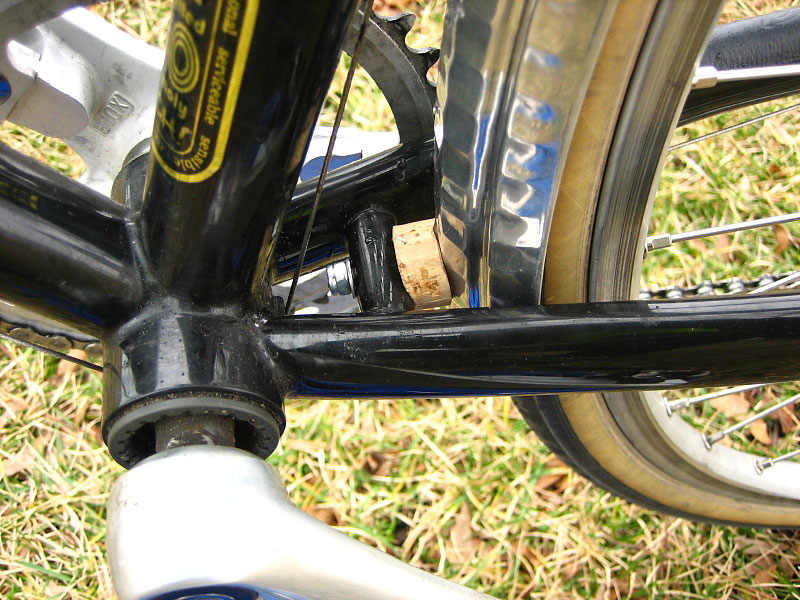 Surly Pacer - Cork fender spacer detail