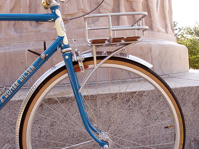 A. Homer Hilsen - front end detail with basket