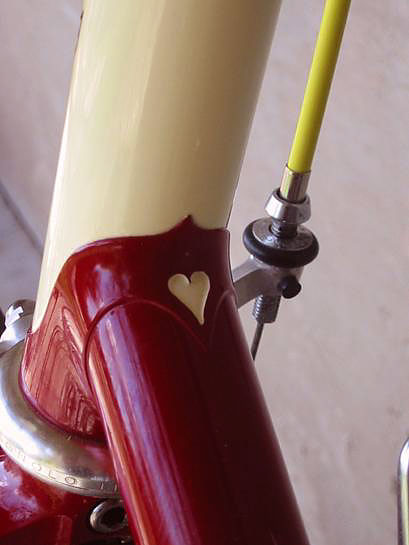 1980 Baylis - headtube lug heart cutout