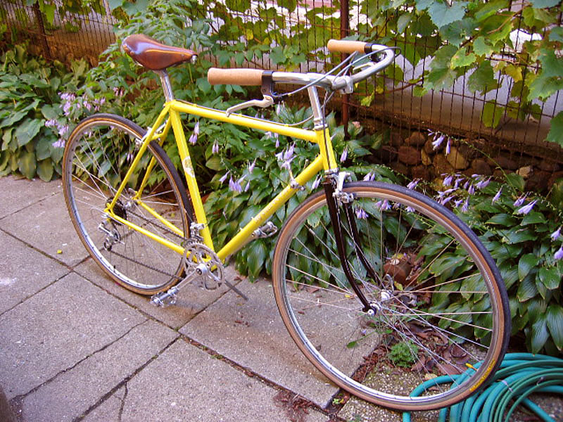 Trek 500 - front quarter view