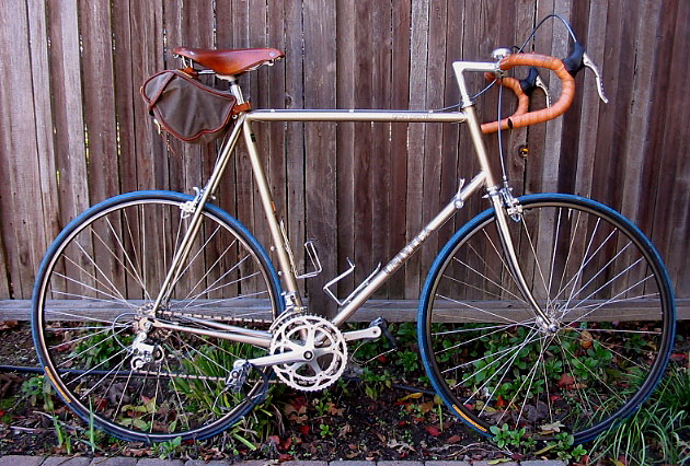 Univega Gran Premio - side view