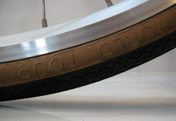 Cilo Mixte - Tire detail