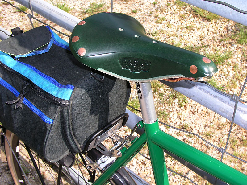 Soma Smoothie ES - saddle detail