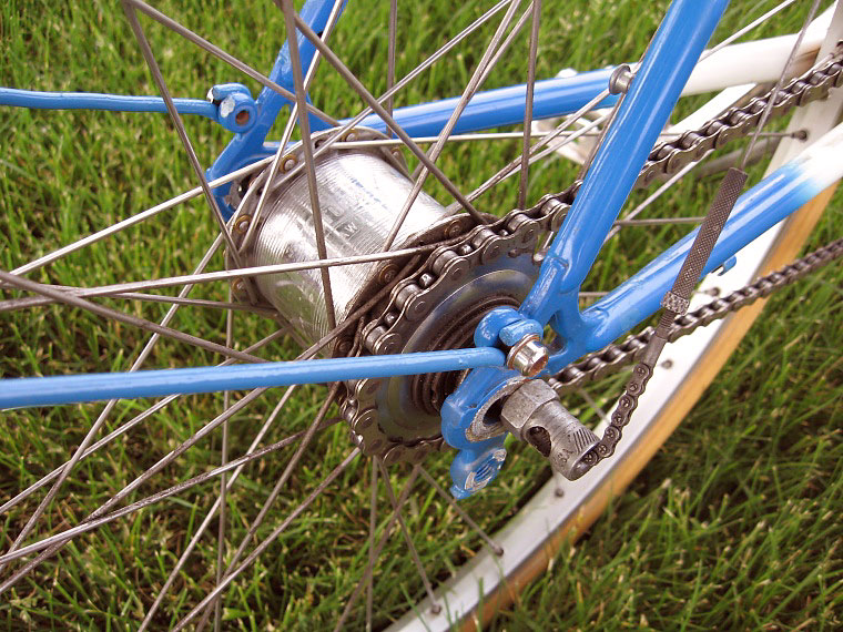 Schwinn LeTour - Rear hub detail