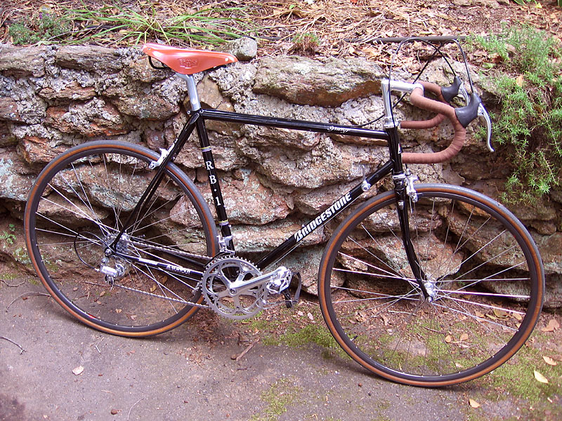 Bridgestone RB-1 - side view