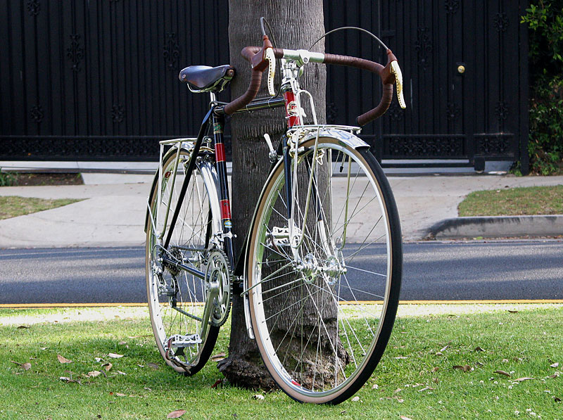 Motobecane Grand Record - front quarter view