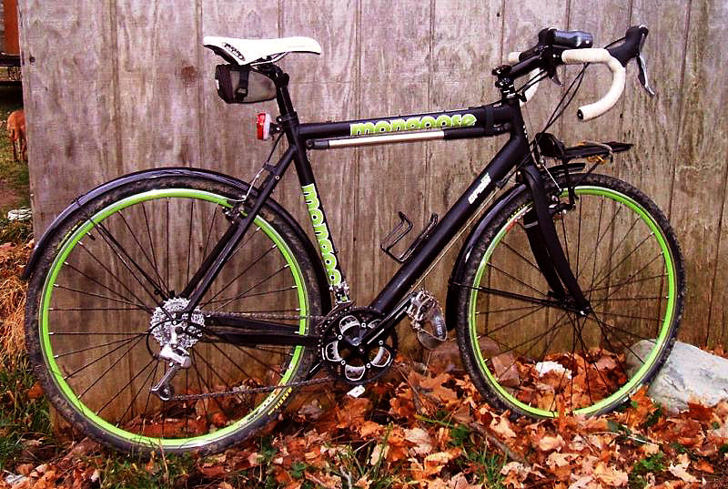 Mongoose Croix Comp - driveside view