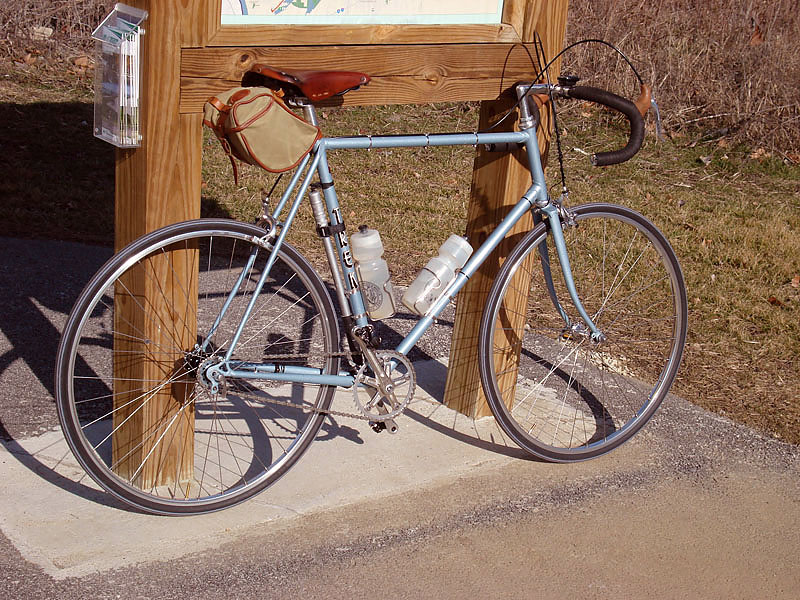 Trek 412 - rear quarter view