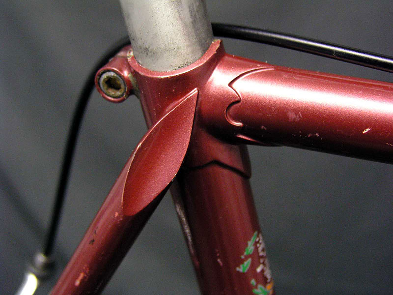 Fuji Professional - seat lug detail