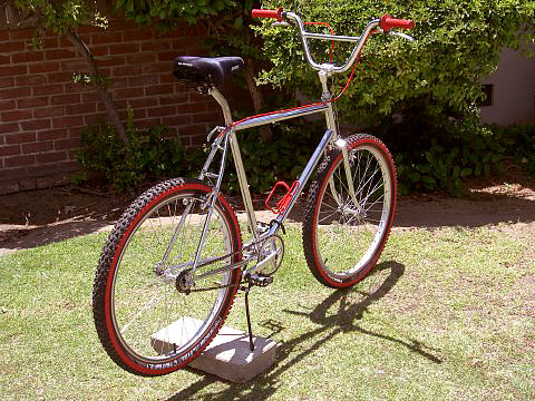 26" Cruiser - rear quarter view