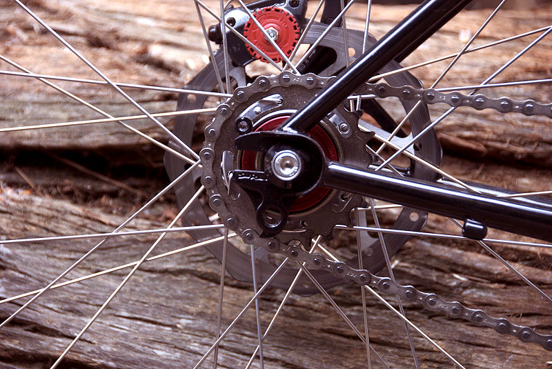 Surly Karate Monkey - fork end detail