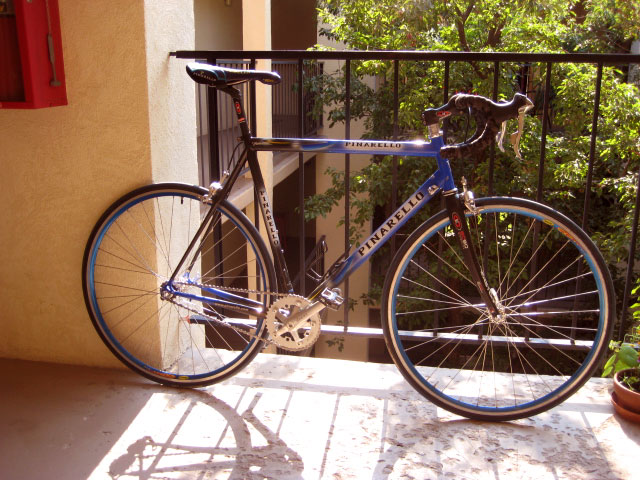 Pinarello Opera - side view