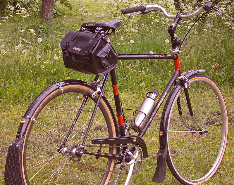 Motobecane Touring Singlespeed - rear angled view