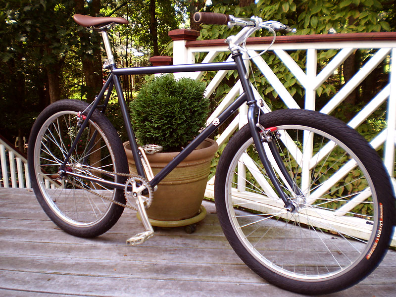 Specialized Hardrock - side angled view