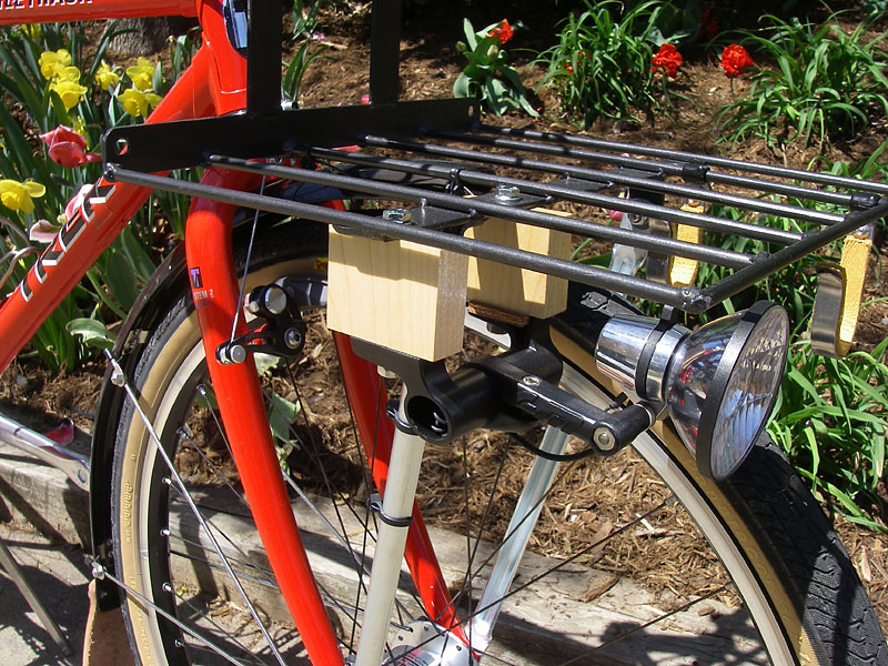 Trek Porteur - rack & light detail