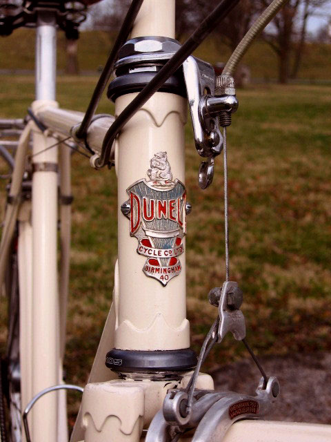 Free Spirit "Dunelt" - headbadge detail