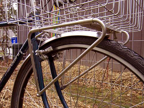 Maruishi Tour Ace - front rack detail