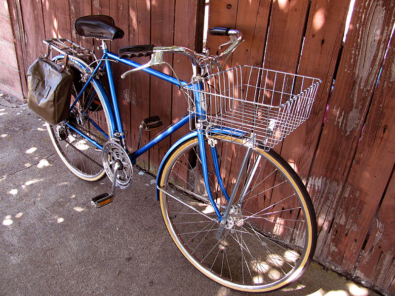 Schwinn Suburban - front angle view